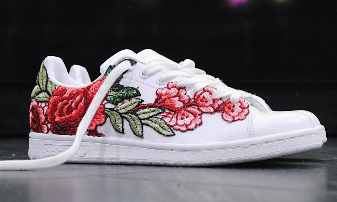 stan smith red flowers